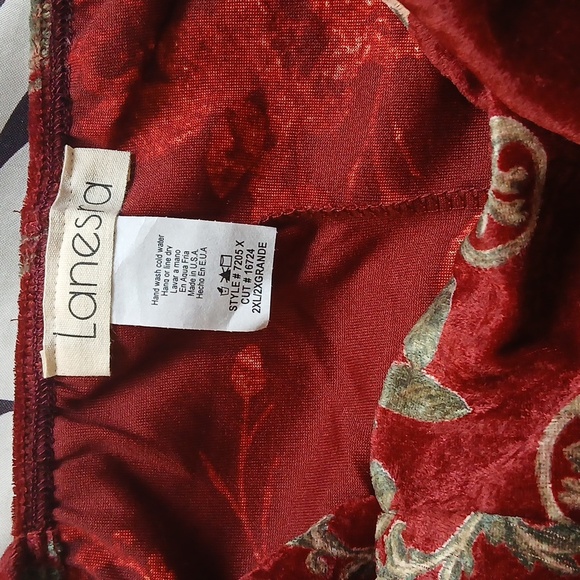 Floral Burgundy Velvet Lanesra Women’s Top Size 2XL - Picture 4 of 6